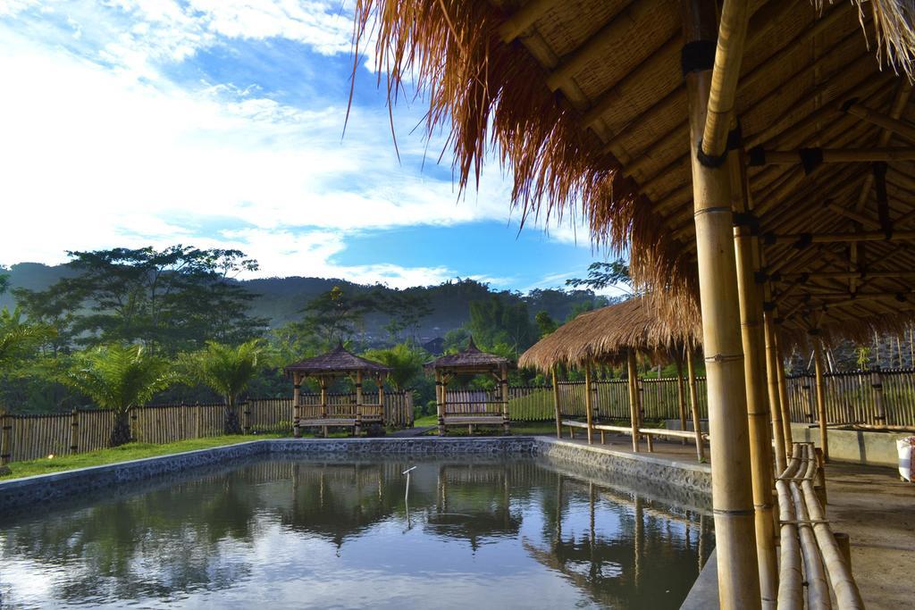 Bess Resort & Waterpark Hotel And Convention Malang Ngoại thất bức ảnh