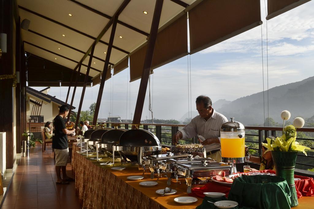 Bess Resort & Waterpark Hotel And Convention Malang Ngoại thất bức ảnh