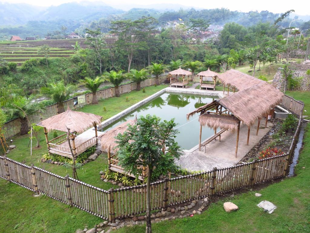 Bess Resort & Waterpark Hotel And Convention Malang Ngoại thất bức ảnh