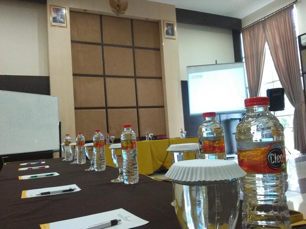 Bess Resort & Waterpark Hotel And Convention Malang Ngoại thất bức ảnh