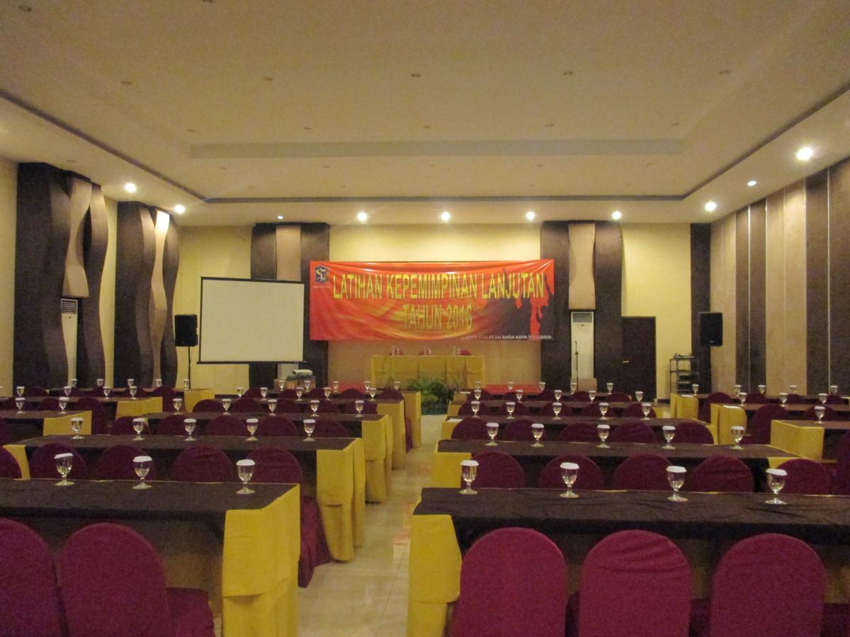Bess Resort & Waterpark Hotel And Convention Malang Ngoại thất bức ảnh